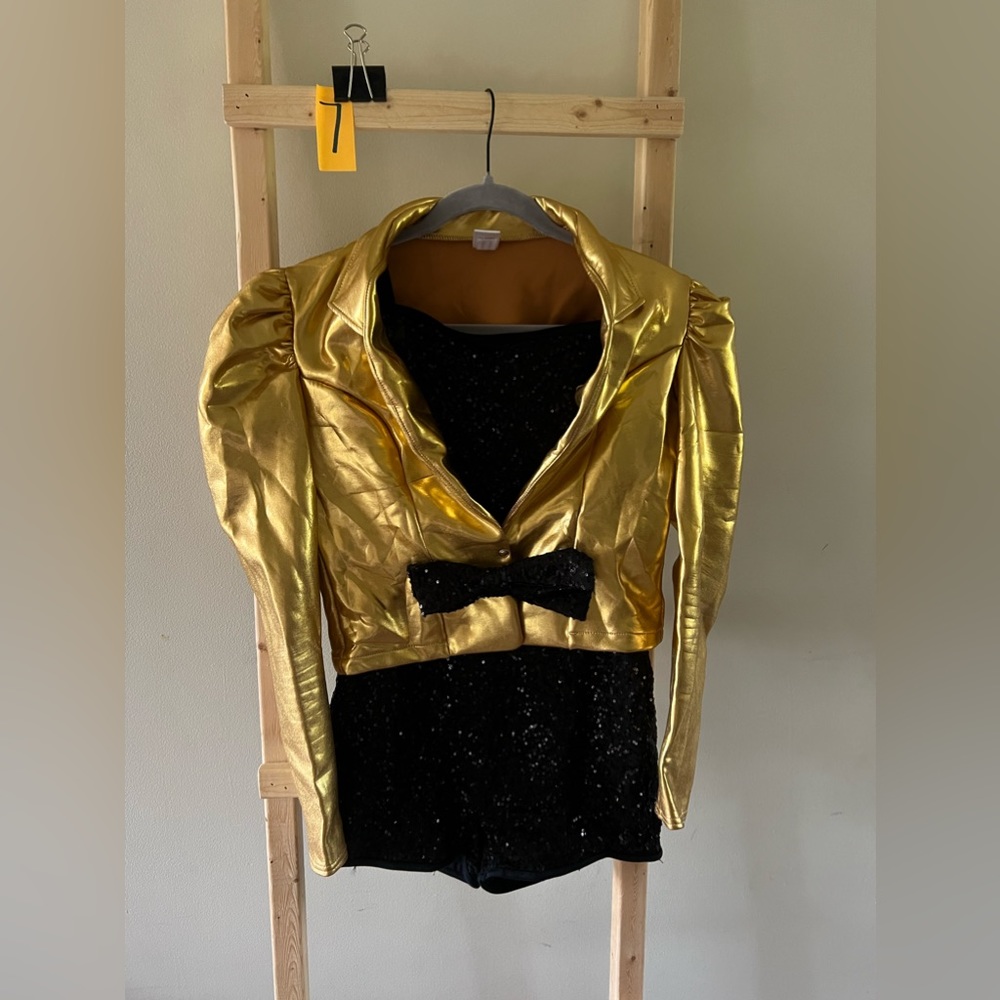 Dance costumes - Picture 10 of 14